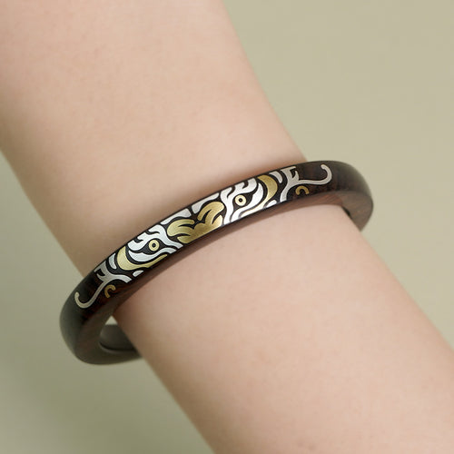 Zen Tiger Enlightens the Heart, Wood Rhyme Follows Zen Traces