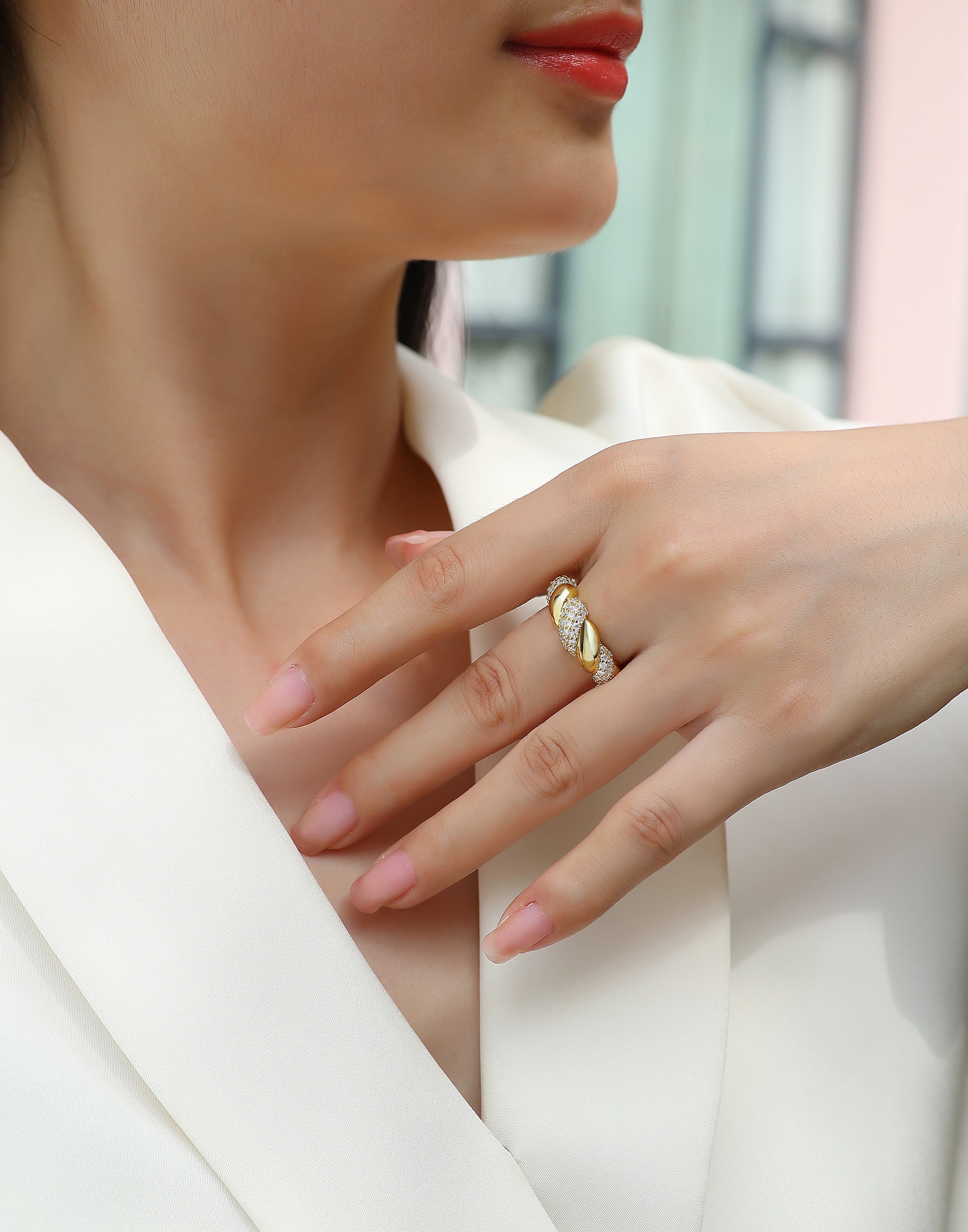 925 Sterling Silver Gold - Plated Ring Inlaid with Moissanite in Flower Vine Design for Women